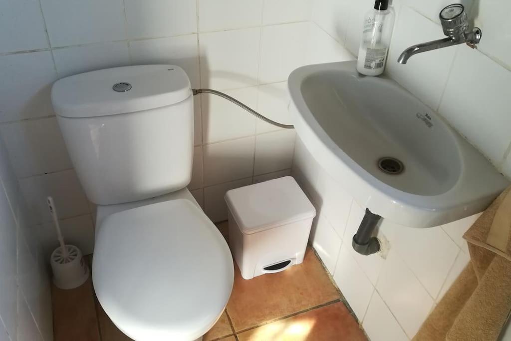 Tiny House 12M2 In Holiday Park With 55 M2 Pool Tolox Zewnętrze zdjęcie